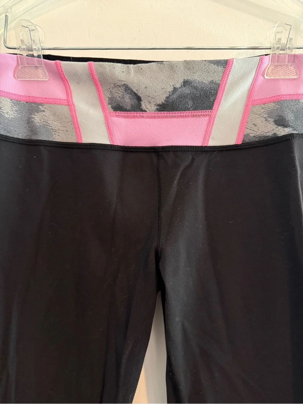Y2K Lululemon Groove Flare Leg Yoga Pants Pink Grey Geometric Waistband Size 6